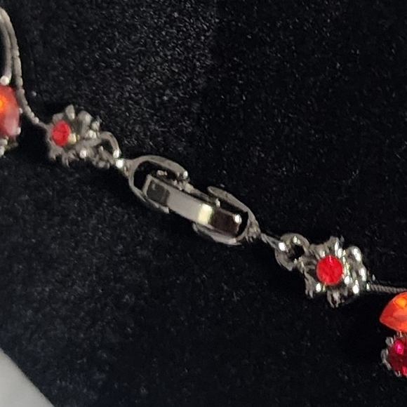 Pilgrim Danish Vine-like Design With Red Gems On A Necklace & Bracelet Set - Picture 6 of 8